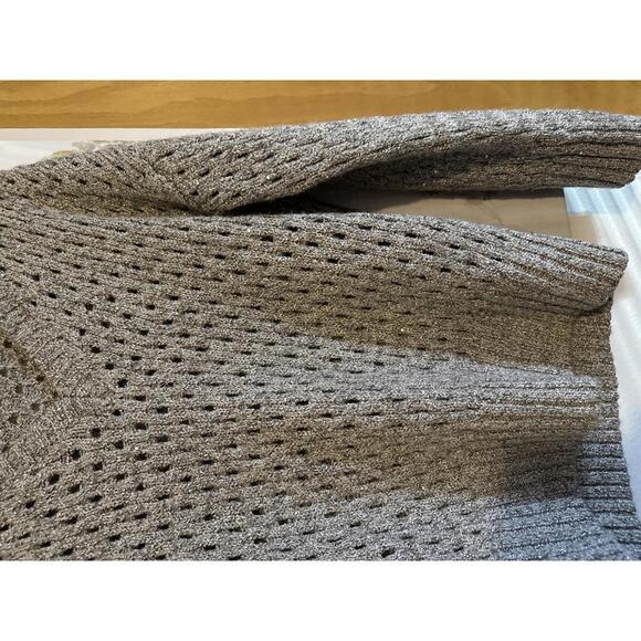 White House Black Market Women's V-Neck Sweater, Size Large - Picture 3 of 5